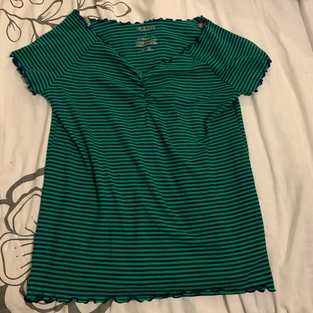 FRINGED BOTTOM AND SLEEVE SHIRT
